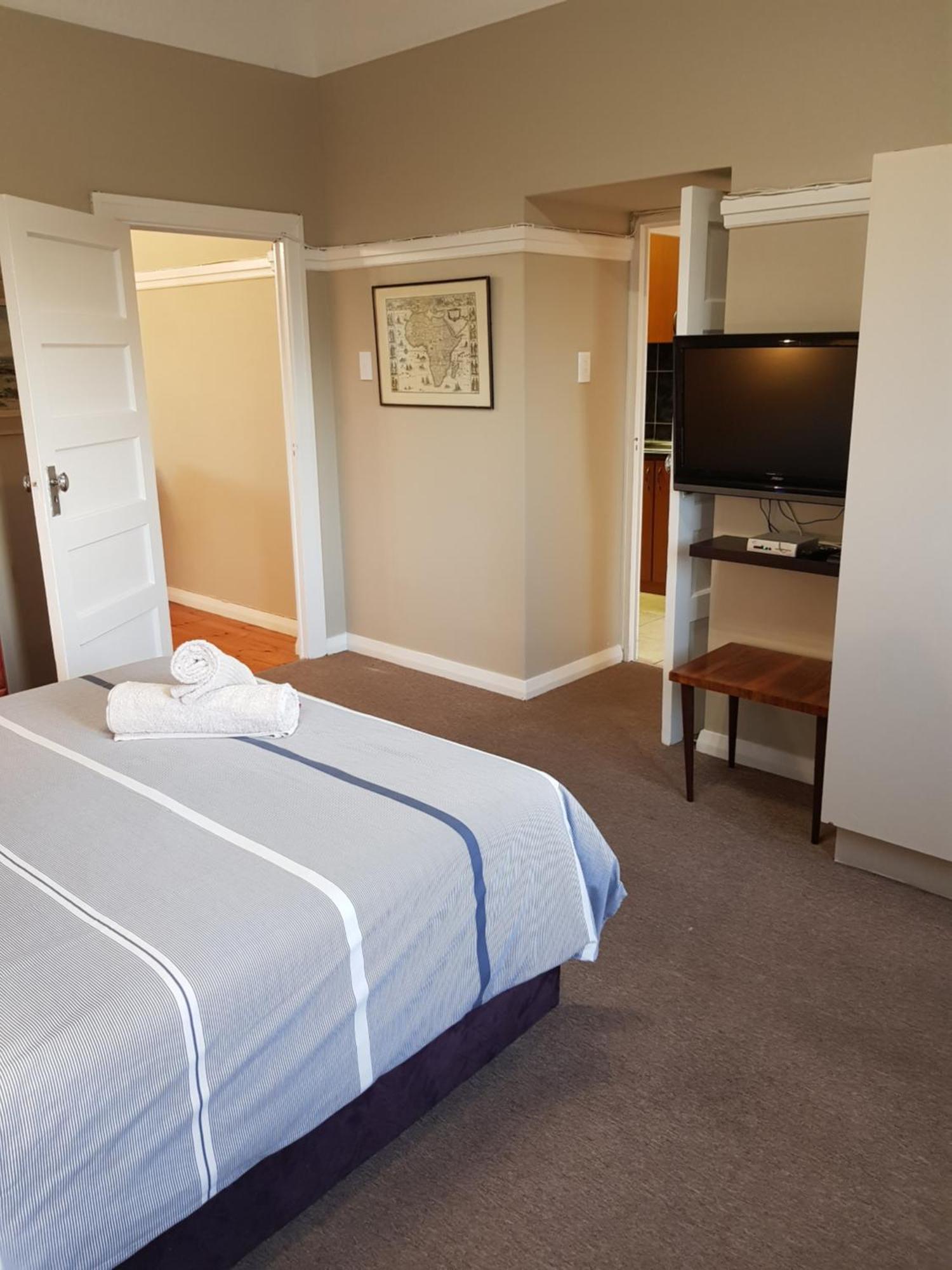 Bramber Court Art-deco Self-catering Apartment Cape Town