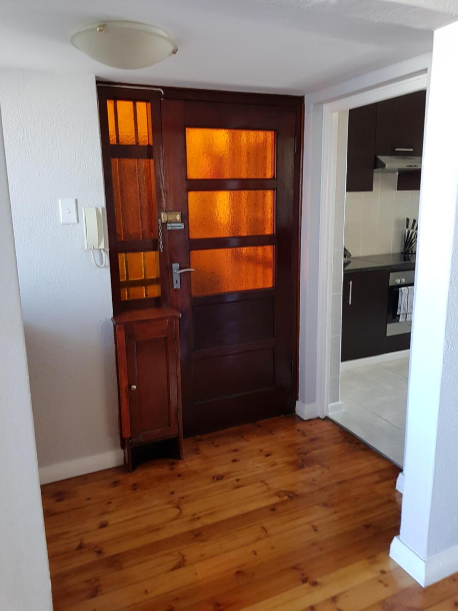 Bramber Court Art-deco Self-catering Apartment