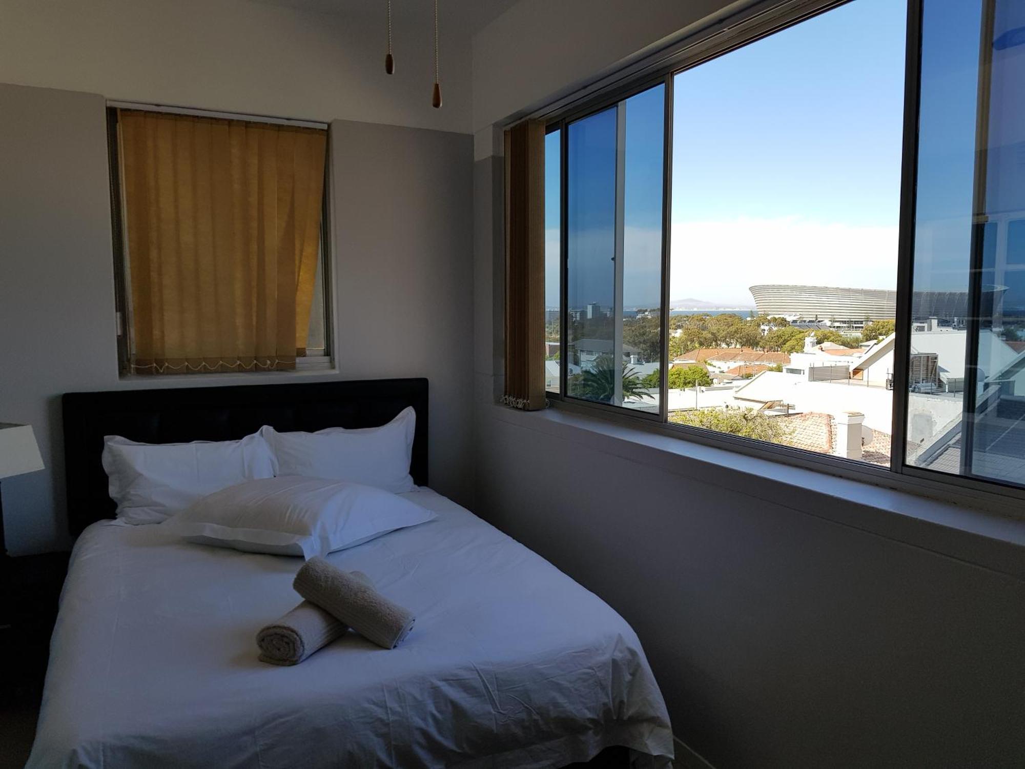 Bramber Court Art-deco Self-catering Apartment *
