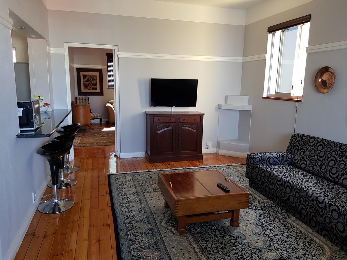 Apartment Bramber Court Art-deco Self-catering Cape Town