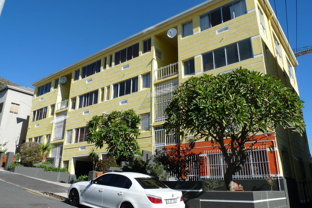 Bramber Court Art-deco Self-catering Apartment