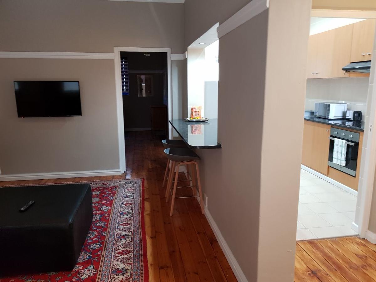 Bramber Court Art-deco Self-catering Apartment Cape Town