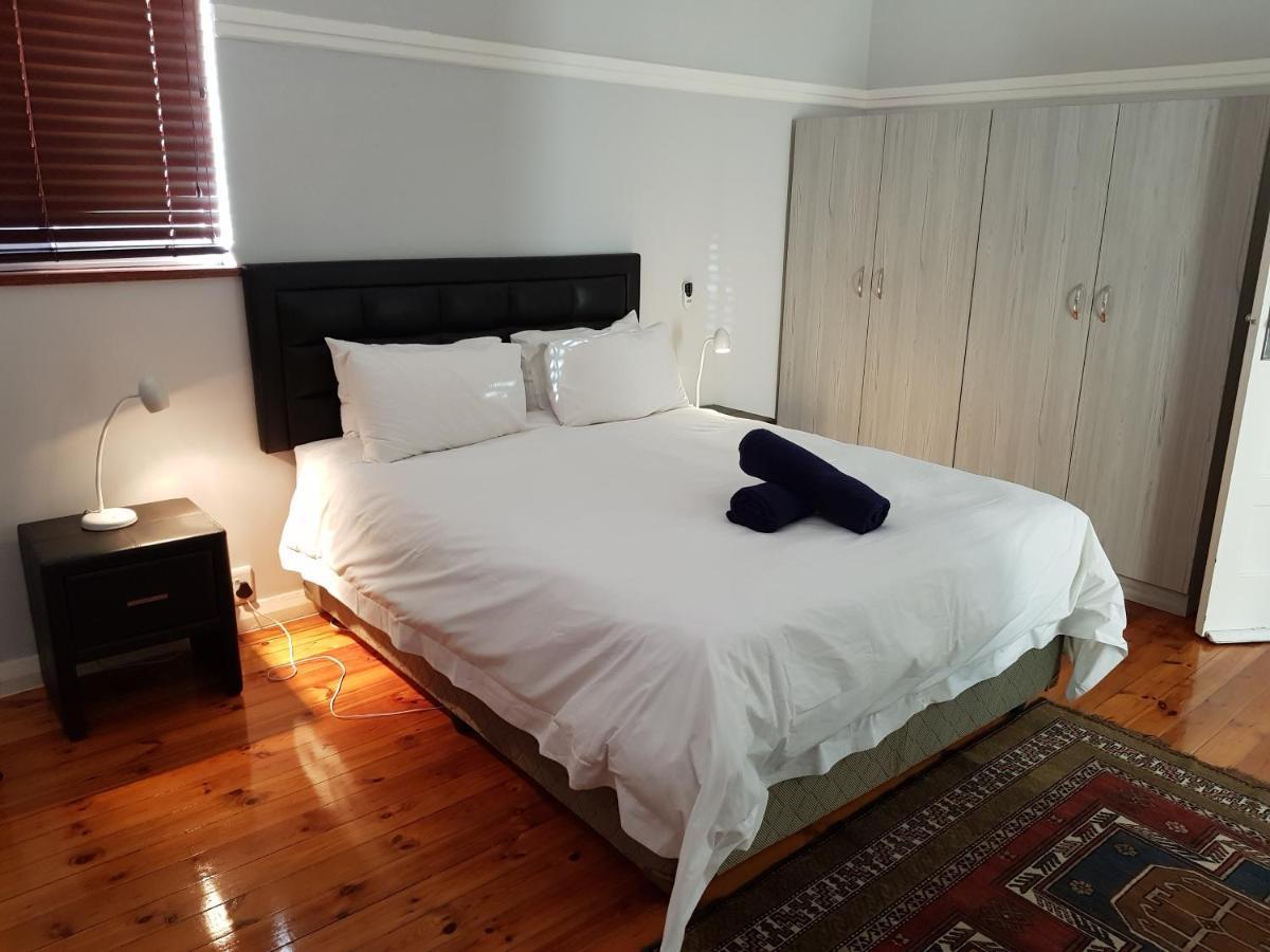 Bramber Court Art-deco Self-catering *