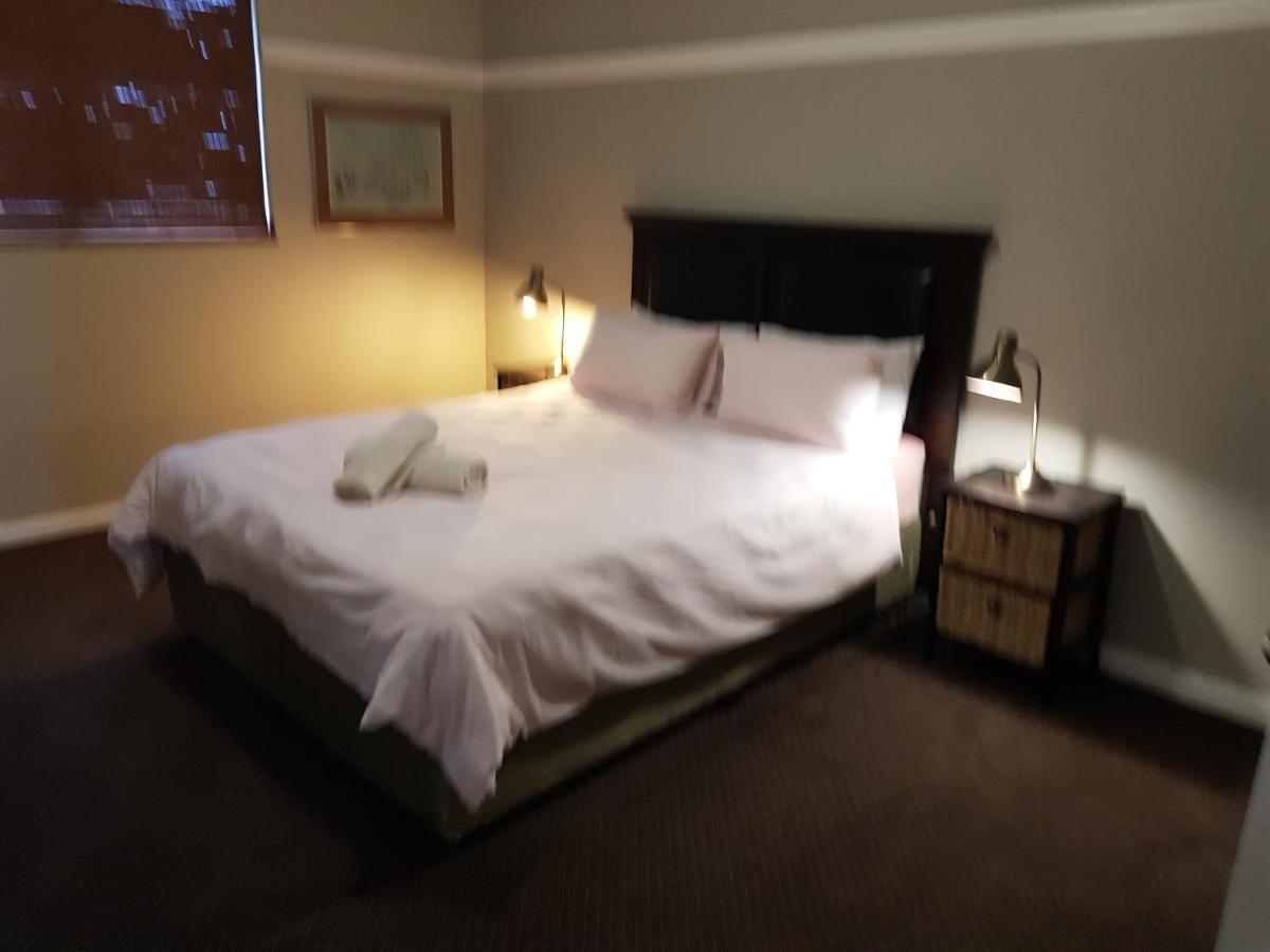 Bramber Court Art-deco Self-catering Cape Town