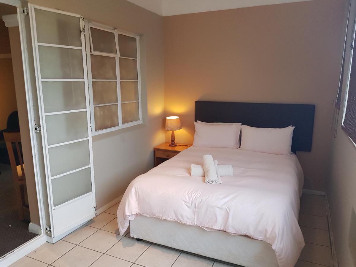 Bramber Court Art-deco Self-catering Cape Town