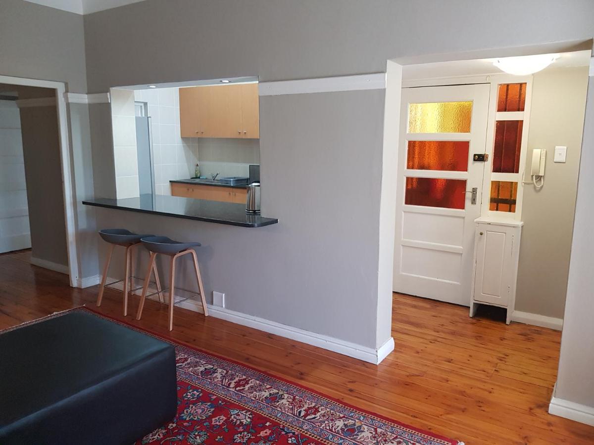 Bramber Court Art-deco Self-catering Cape Town