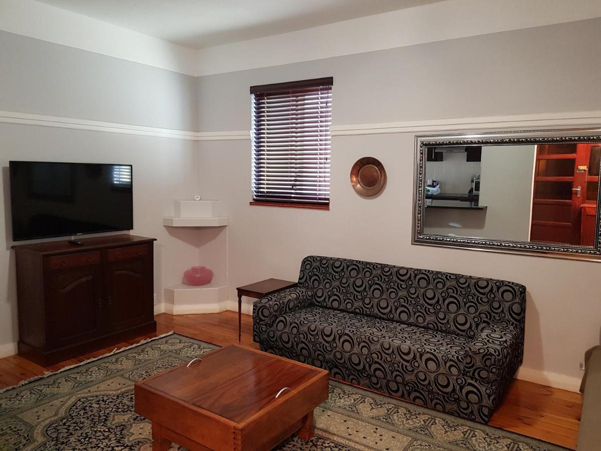 Bramber Court Art-deco Self-catering Cape Town