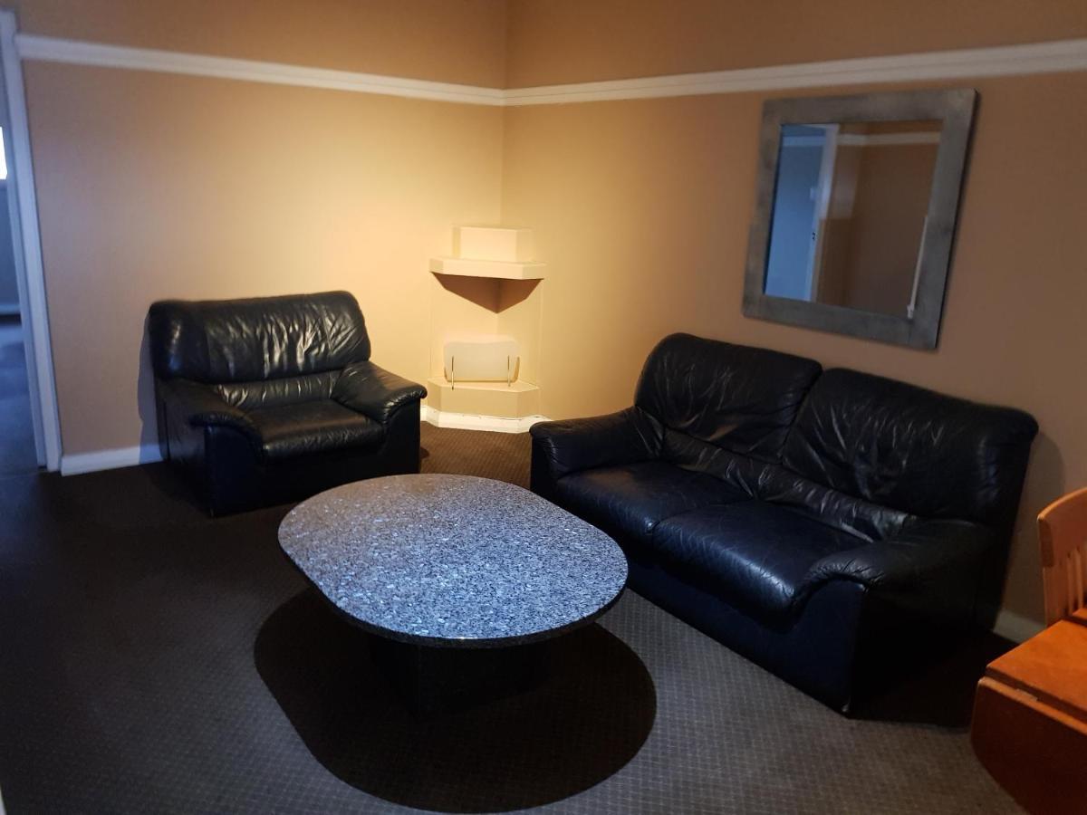 Bramber Court Art-deco Self-catering Apartment Cape Town