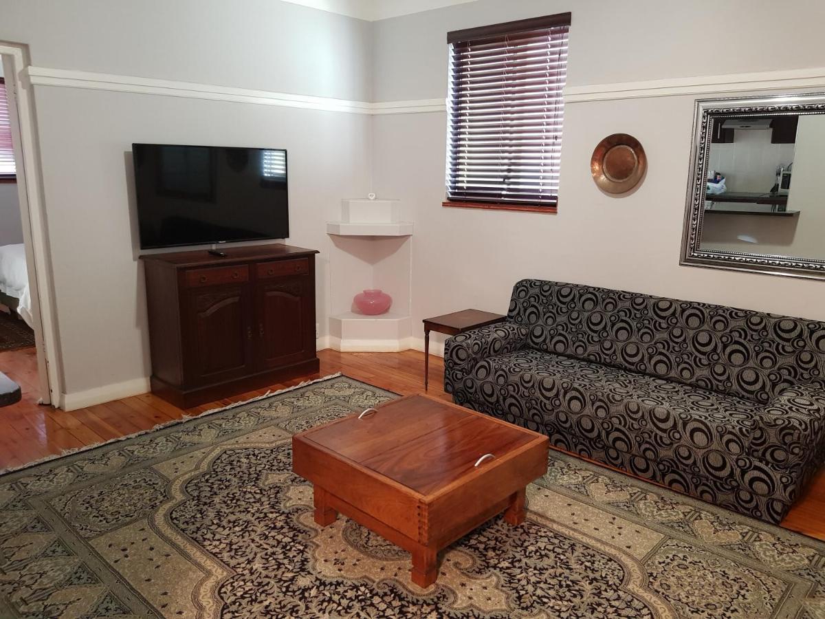 Apartment Bramber Court Art-deco Self-catering