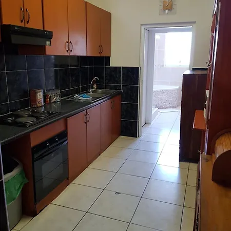 Bramber Court Art-Deco Self-Catering Apartments Cape Town Room photo