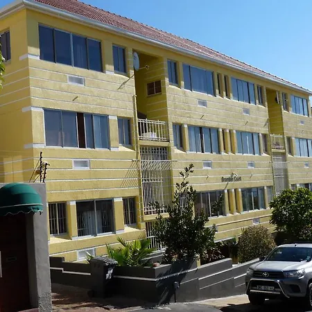 Bramber Court Art-Deco Self-Catering Apartments Cape Town Room photo